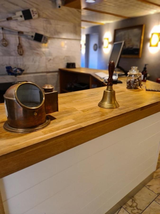 克洛南港口酒店 兰斯克鲁纳 外观 照片