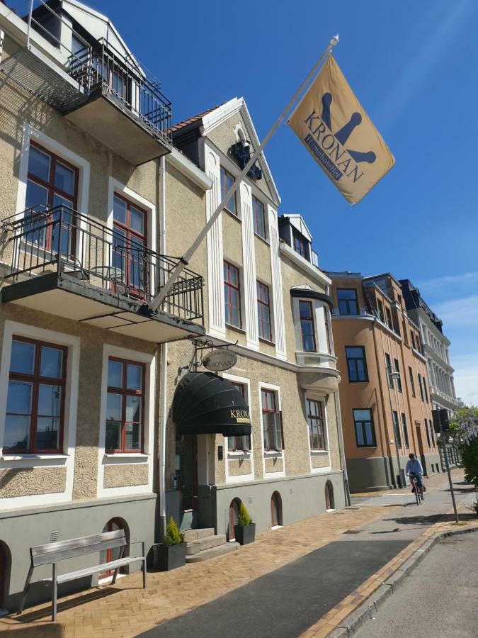 克洛南港口酒店 兰斯克鲁纳 外观 照片